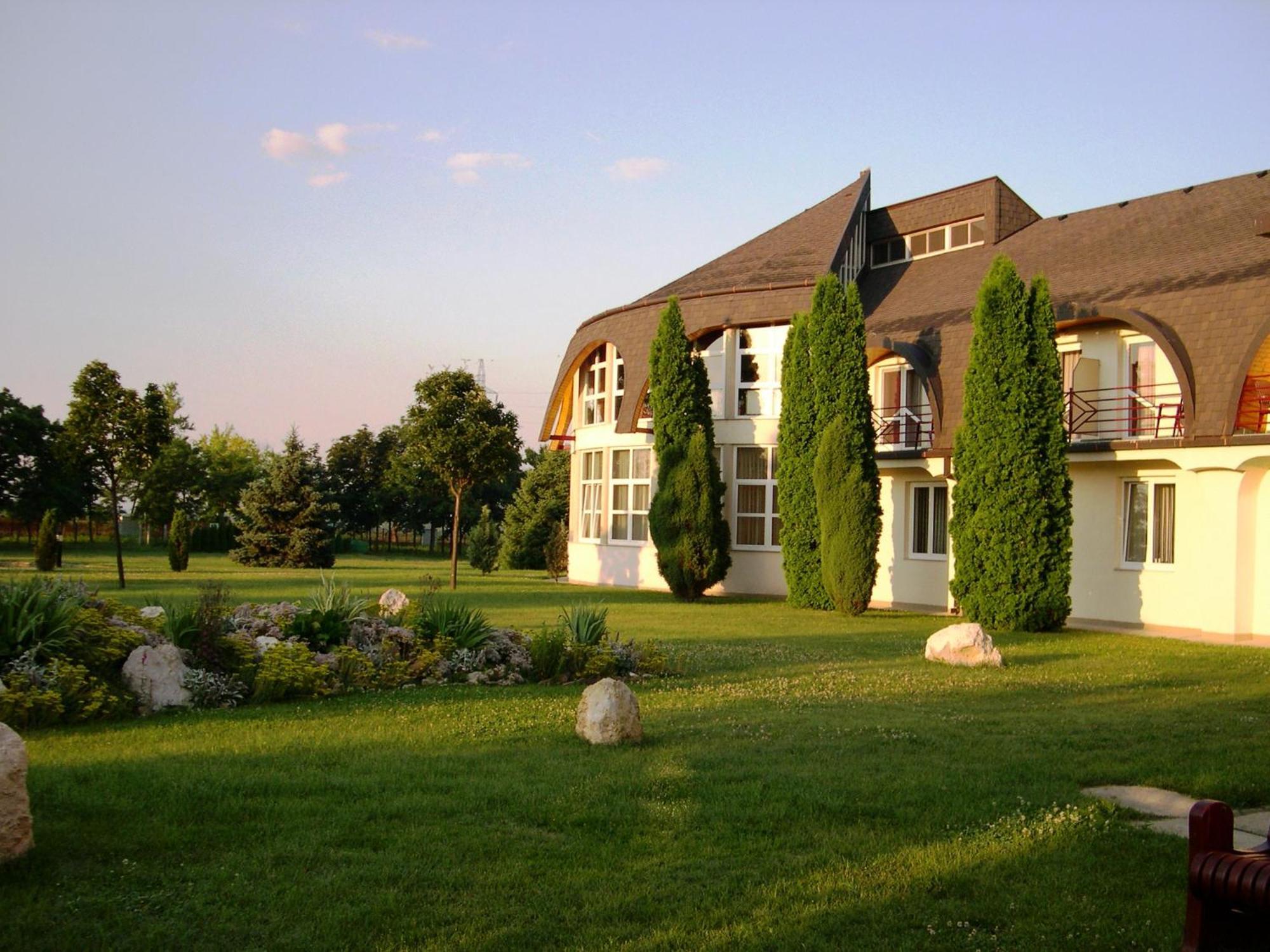 Hotel Ovit Keszthely Exterior foto